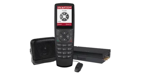 PeiTel PTCarPhone 6 fastmontert 4G LTE-telefon installert i kjøretøy med håndsett og fargedisplay.