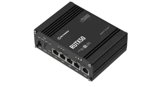 RUTX50 bakside med 5 Gigabit Ethernet-porter og antennetilkoblinger