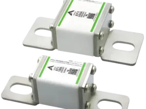 Adler EF3 EV-sikring i MEGA-størrelse montert i en Victron Lynx Distributor.